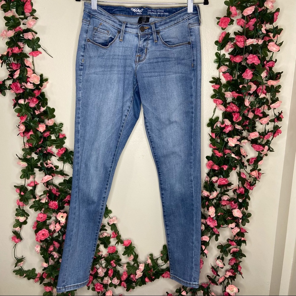 Mossimo Light Wash Blue Low Rise Skinny Jeans 4